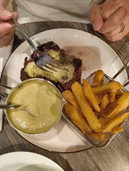 Zum Dinner im Hotel. Dieses Stück Fleisch kostet unglaubliche 53,- Euro!