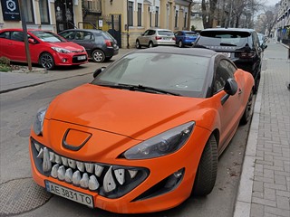 Da steht das Auto ... Ne, das ist nicht unseres