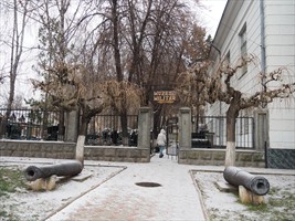 Wir wollen ins militärhistorische Museum