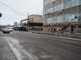 Auf dem Weg findet man schon die ersten Handelsposten