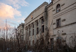 Wir umrunden das Gelände noch